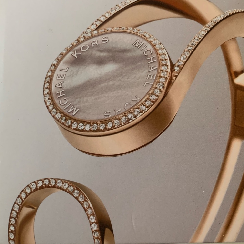 Michael Kors access rose gold bracelet - Picture 2 of 4